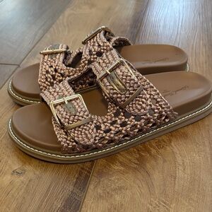 Universal Thread Tan Woven Slide Sandals